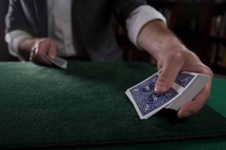 Cách Chia Bài Bịp - Bí Kíp Đỏ Đen Từ Cao Thủ 60 Cach Chia Bai Bip Bi Kip Do Den Tu Cao Thu